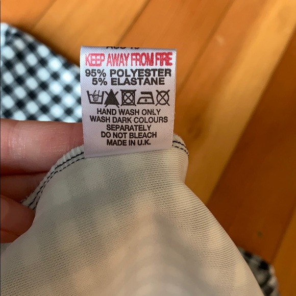 Missguided Gingham Body Con Dress - Picture 12 of 12